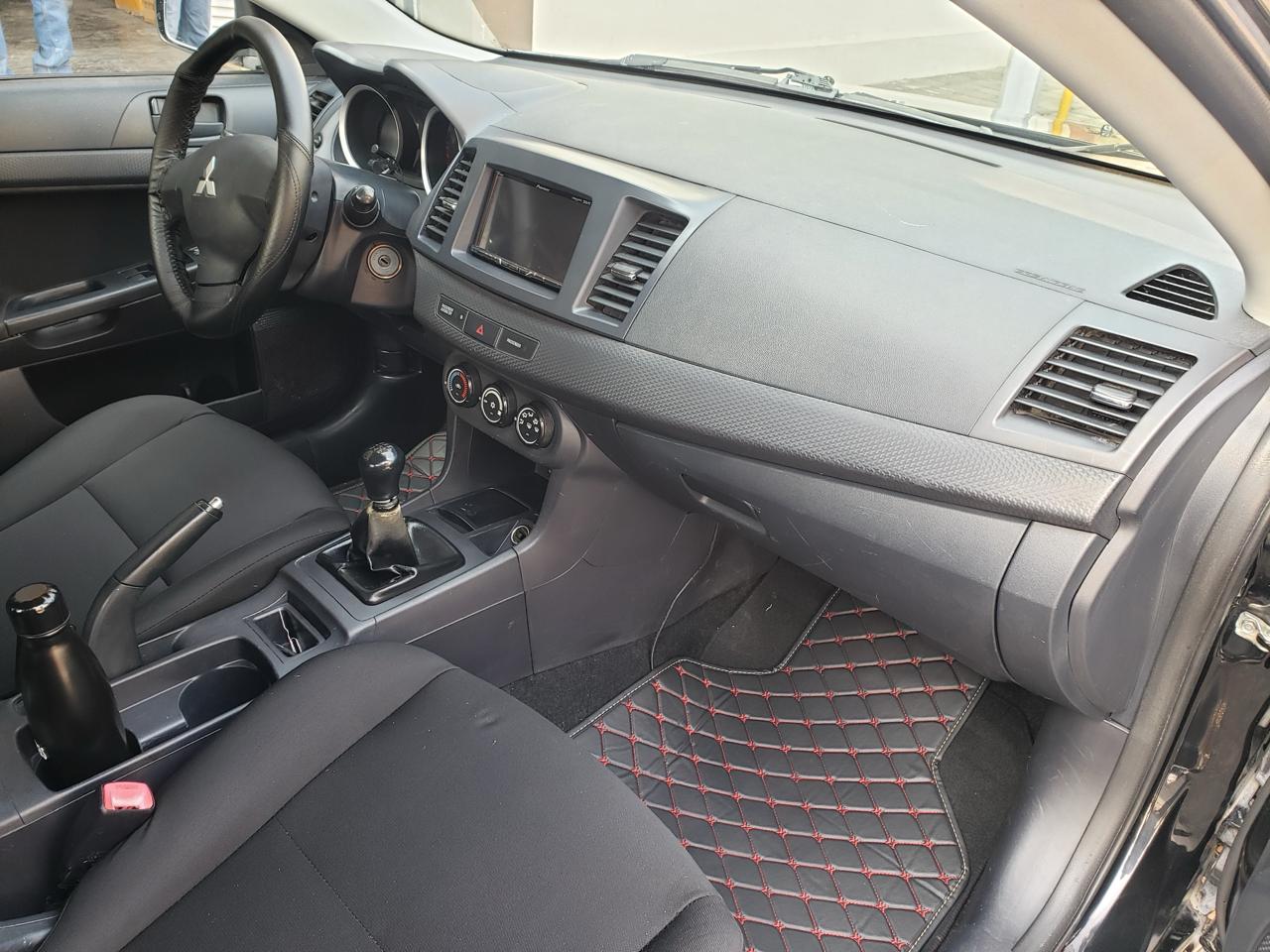 Lancer - interior tablero