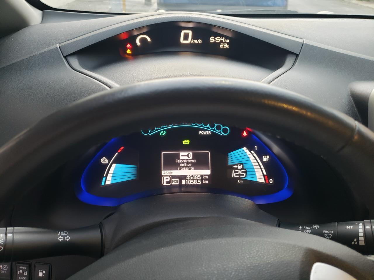 Nissan Leaf 2015 - panel de instrumentos