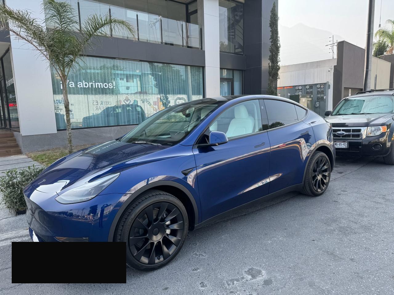 Tesla Model Y eléctrico