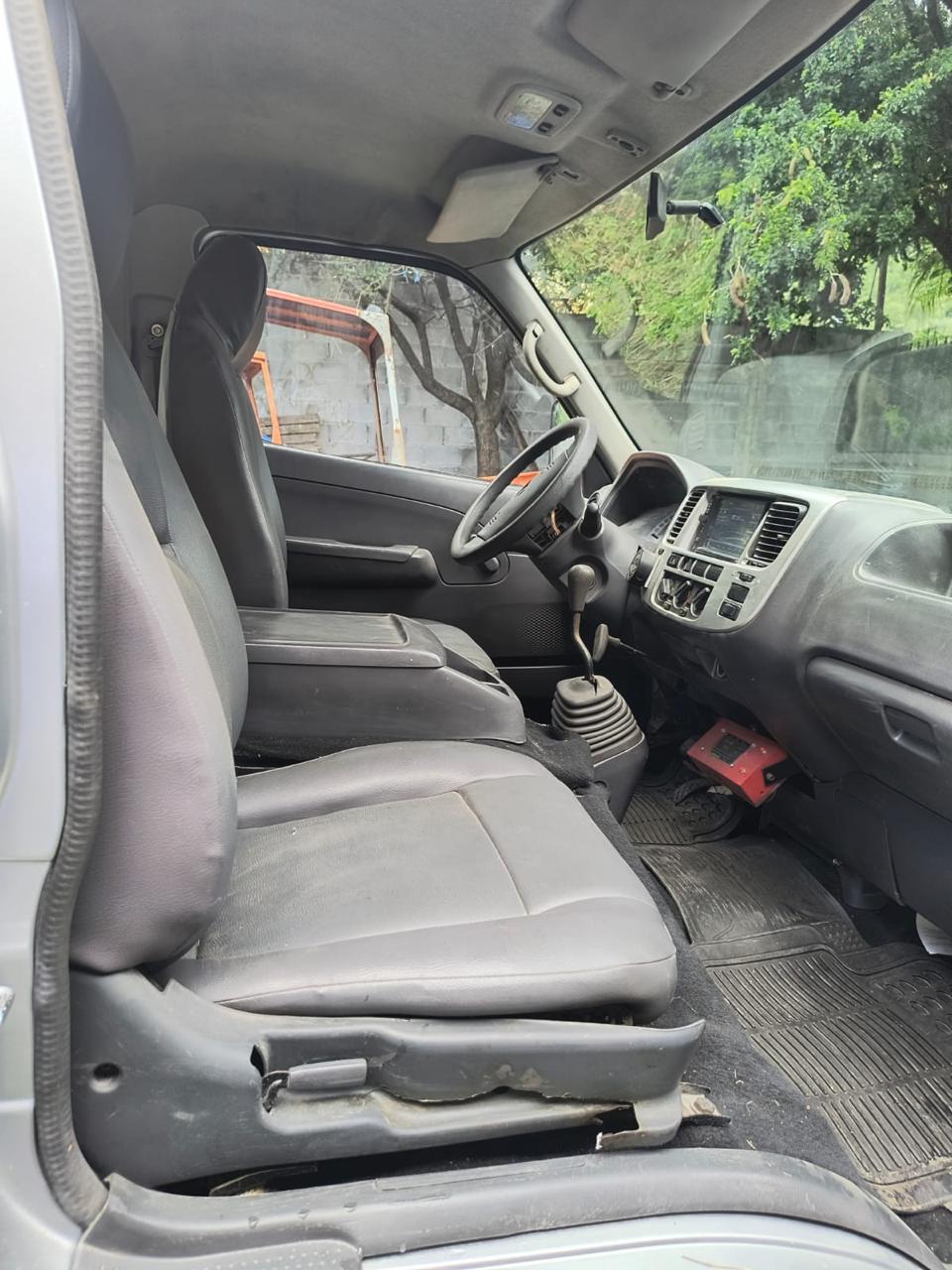 Nissan Urvan 2007 - cabina conductor