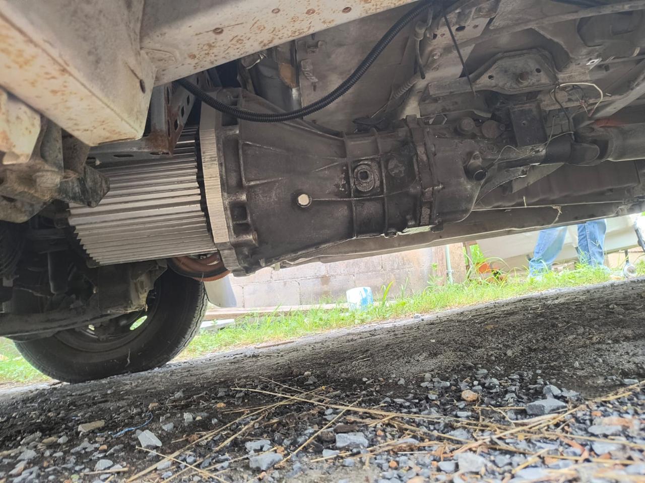 Nissan Urvan 2007 - tren motriz eléctrico